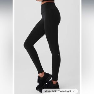 Alo yoga airbrush leggings size S. Full length high waisted